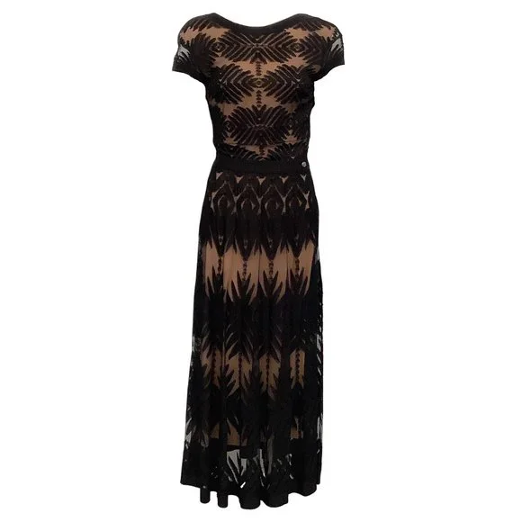 chinese dress ladies Chanel Black Iridescent Lace Dress With Concealed Zip Closure At Front –  Sellier main image 1